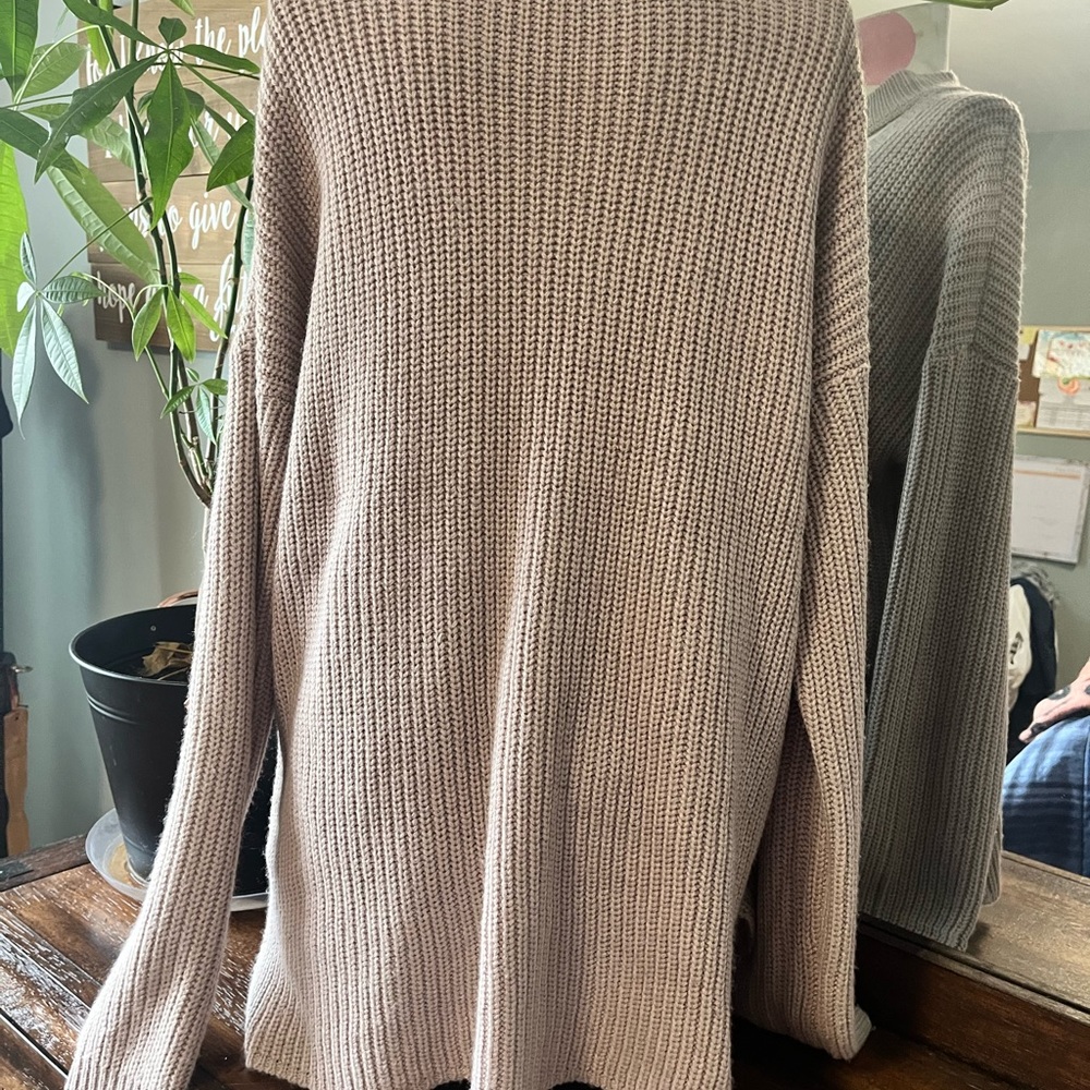 Sweater - Picture 4 of 5